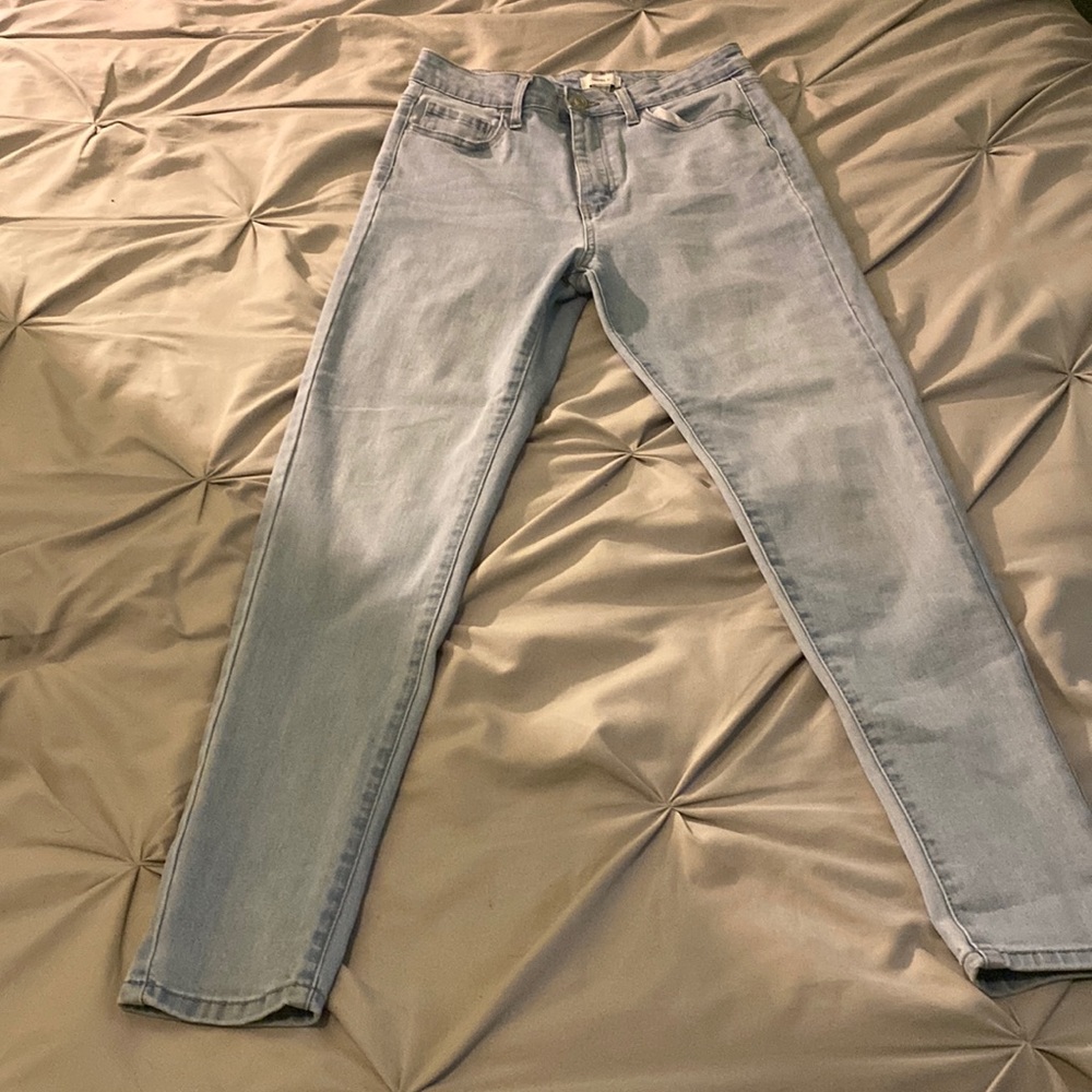 Light wash forever 21 skinny jeans size 30